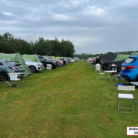Silverstone Glamping And Pre-Pitched Camping With Intentsgp Exterior photo