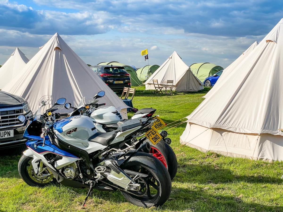 Silverstone Glamping And Pre-Pitched Camping With Intentsgp Hotel Exterior photo