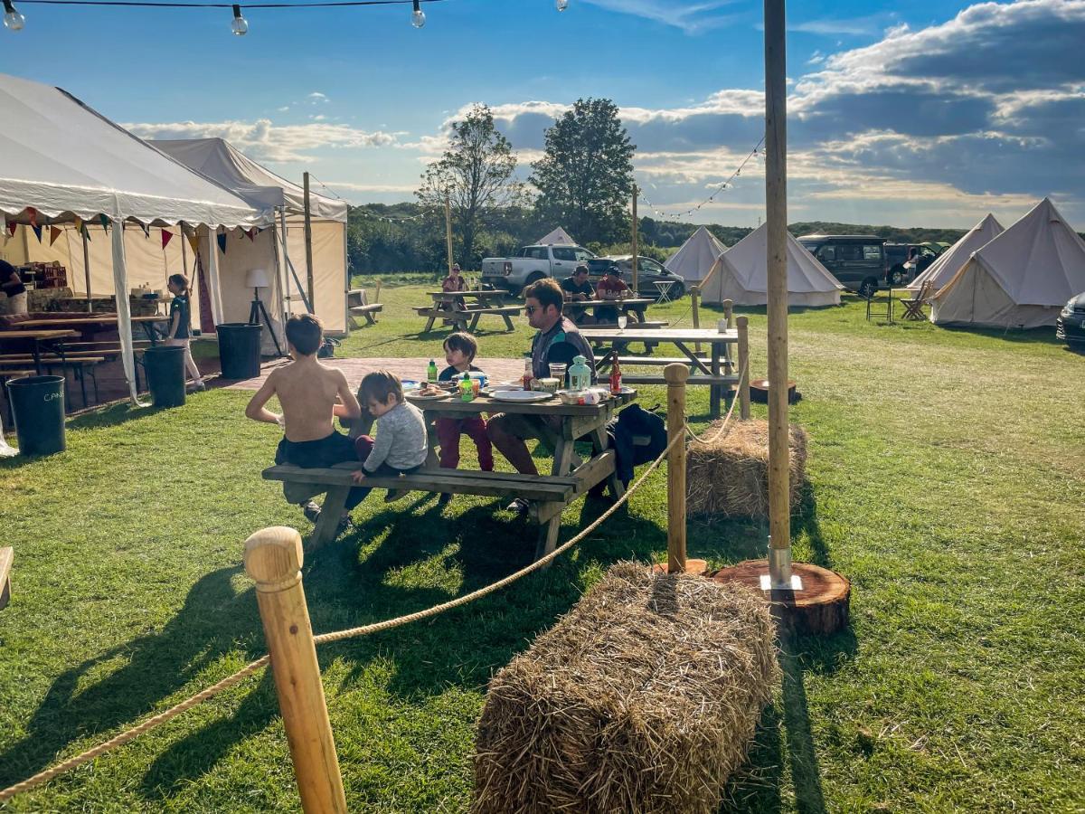 Silverstone Glamping And Pre-Pitched Camping With Intentsgp Hotel Exterior photo