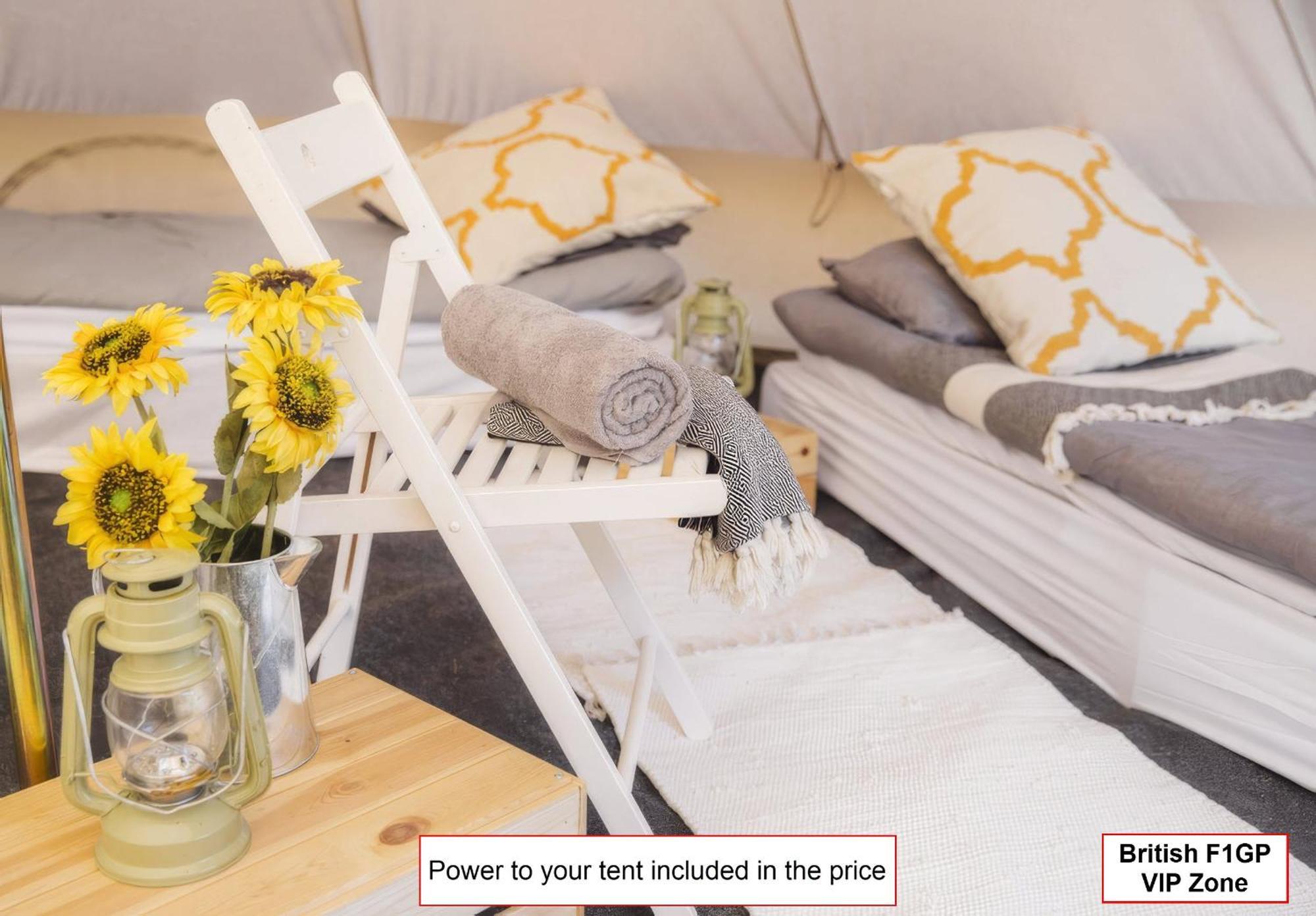 Silverstone Glamping And Pre-Pitched Camping With Intentsgp Room photo