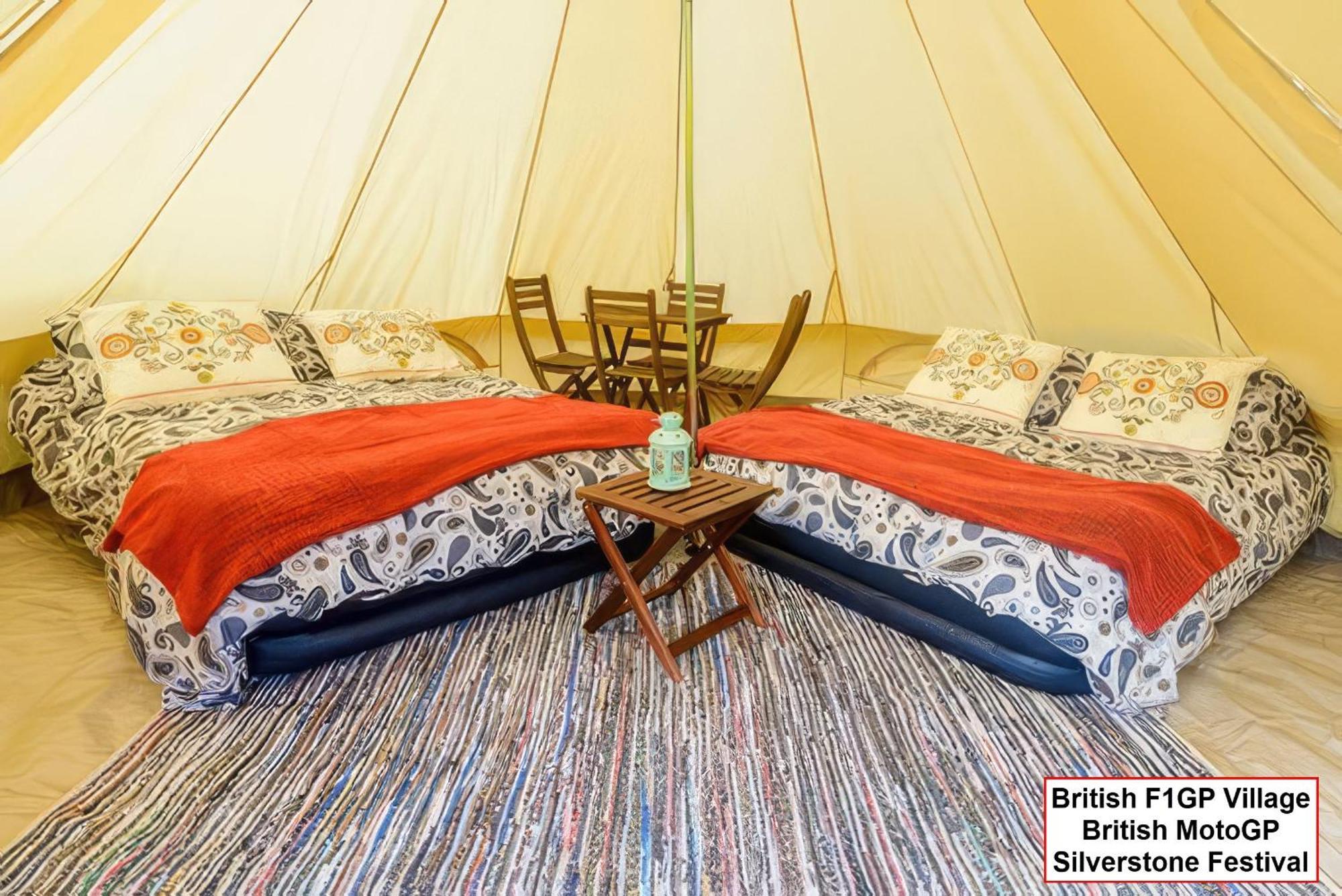 Silverstone Glamping And Pre-Pitched Camping With Intentsgp Room photo