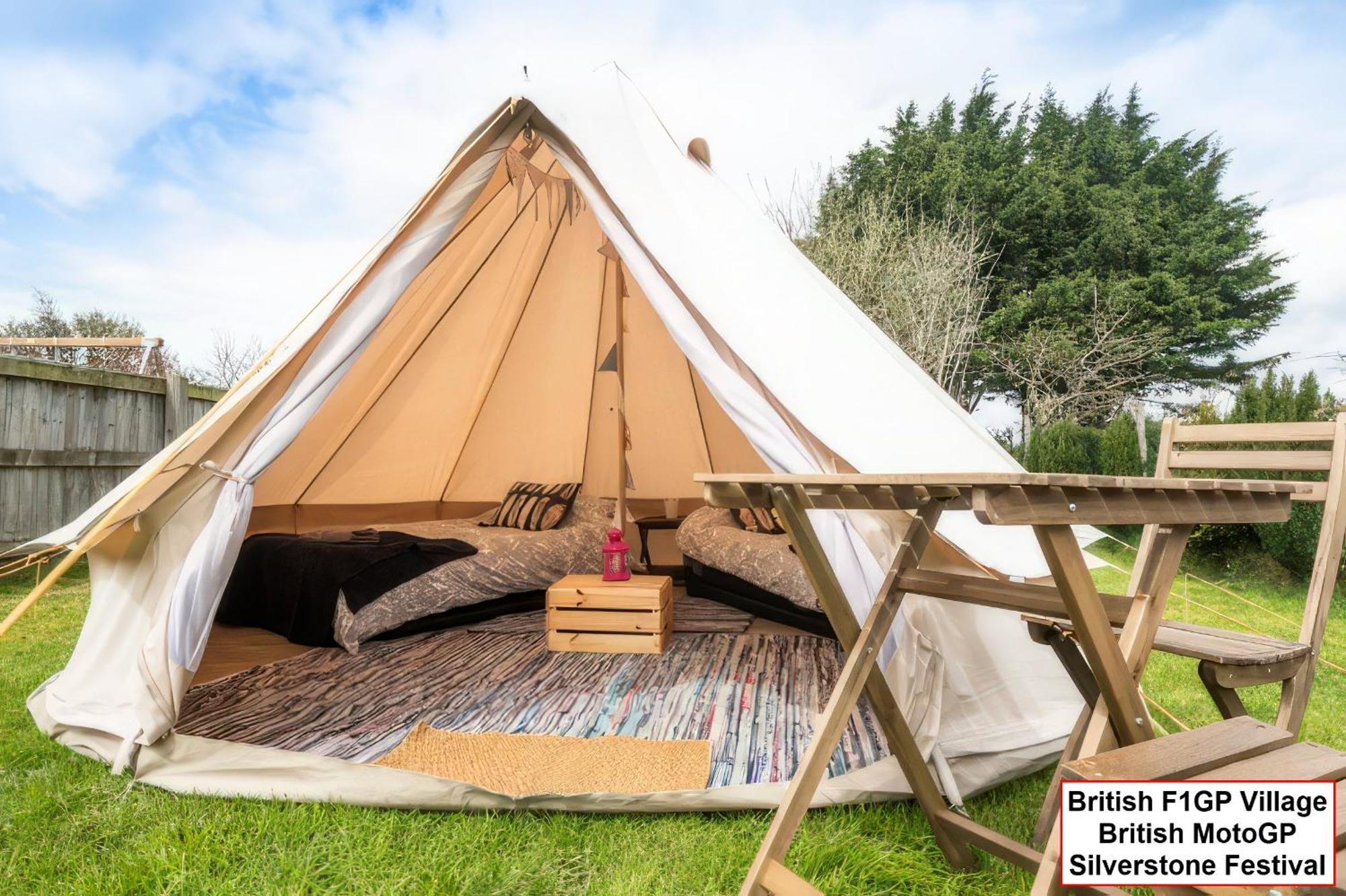 Silverstone Glamping And Pre-Pitched Camping With Intentsgp Exterior photo
