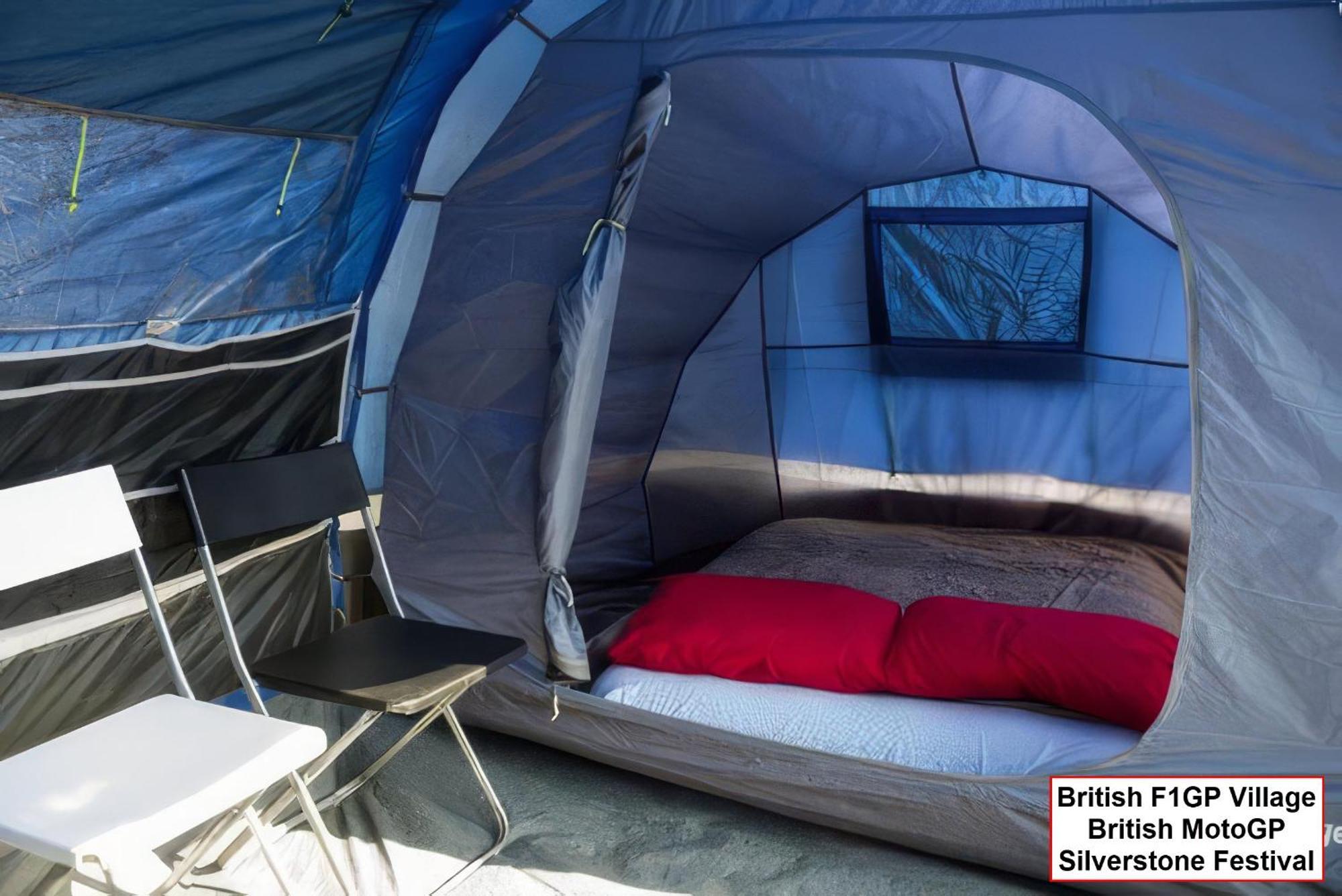 Silverstone Glamping And Pre-Pitched Camping With Intentsgp Room photo