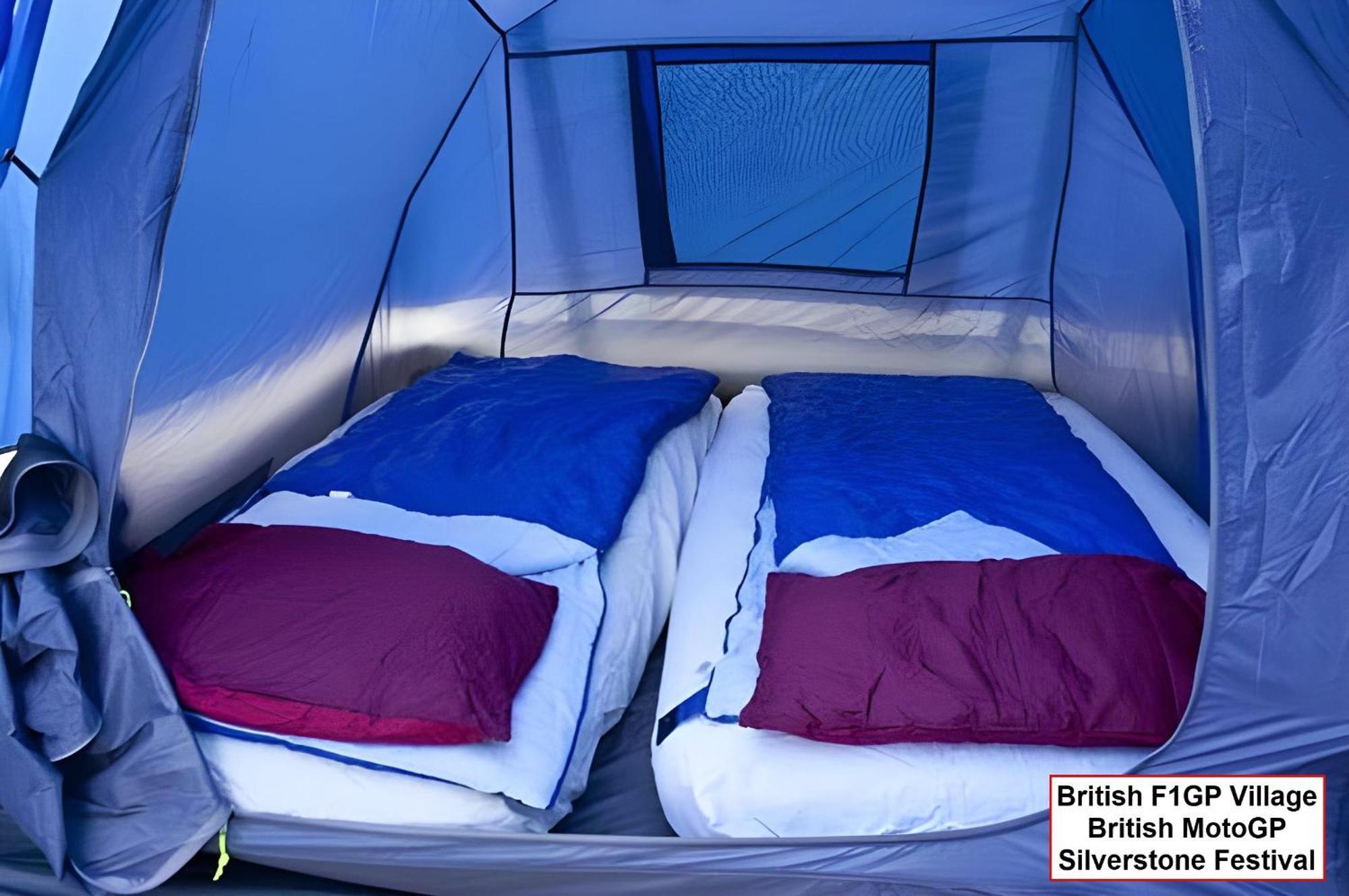 Silverstone Glamping And Pre-Pitched Camping With Intentsgp Room photo