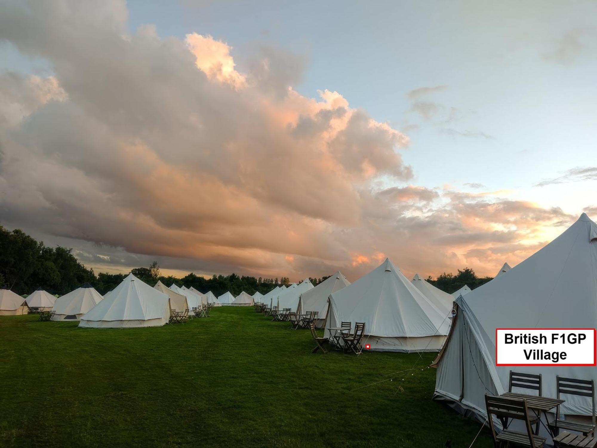 Silverstone Glamping And Pre-Pitched Camping With Intentsgp Exterior photo